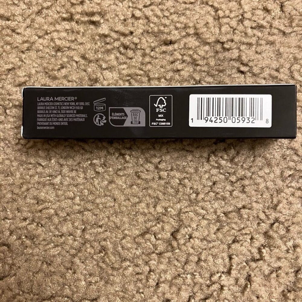 NWOT Laura Mercier Real Flawless Weightless Perfecting Concealer - 0N1 - Picture 5 of 6